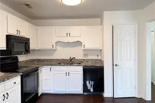 812 Ashebrook Dr, Greensboro, NC 27409 - Photo 8