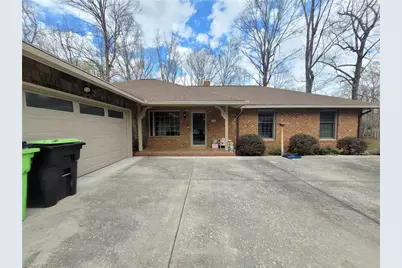 5 Windsor Circle, Thomasville, NC 27360 - Photo 4