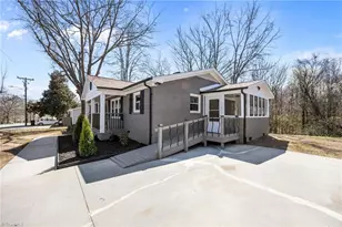 1062 Jackson St, Burlington, NC 27217 - Photo 4