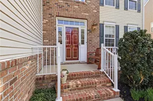 102 Jamestown Oaks Dr, Jamestown, NC 27282 - Photo 4