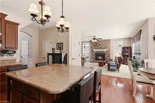 102 Jamestown Oaks Dr, Jamestown, NC 27282 - Photo 14