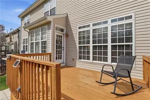 102 Jamestown Oaks Dr, Jamestown, NC 27282 - Photo 38