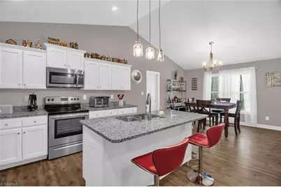 1004 Black Farm Road, Thomasville, NC 27360 - Photo 10