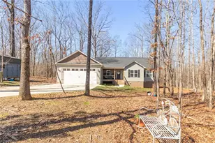 1004 Black Farm Rd, Thomasville, NC 27360 - Photo 2