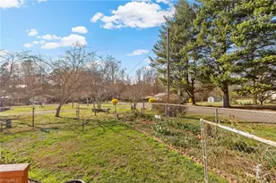 407 N 9th St, Mebane, NC 27302 - Photo 32