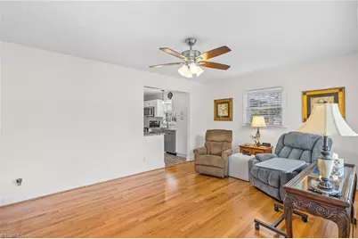 407 N Ninth Street, Mebane, NC 27302 - Photo 4