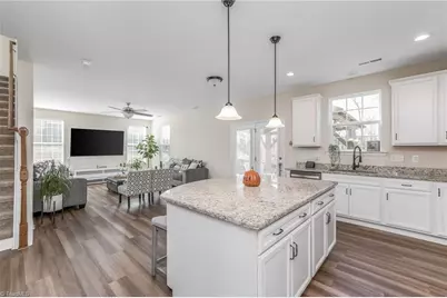 128 S Honey Locust Drive, Thomasville, NC 27360 - Photo 8