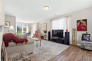 112 McCleskey Dr, Yadkinville, NC 27055 - Photo 8