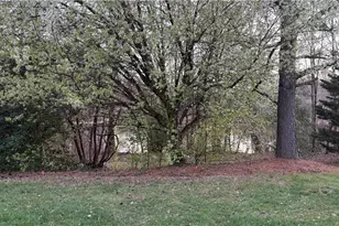 25 Treeble Ct, Greensboro, NC 27406 - Photo 4