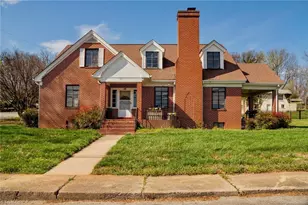 316 D St, North Wilkesboro, NC 28697 - Photo 1