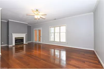 351 S Cherry Street, Kernersville, NC 27284 - Photo 2