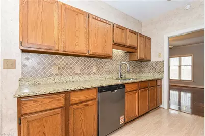 351 S Cherry Street, Kernersville, NC 27284 - Photo 4