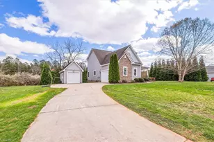 193 Windward Dr, Stokesdale, NC 27357 - Photo 2