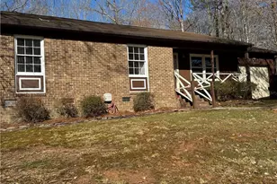 1055 Brookridge Dr, Walnut Cove, NC 27052 - Photo 40