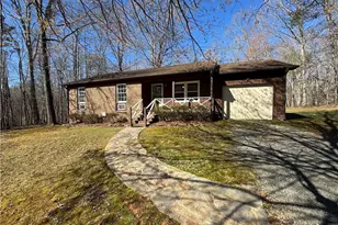 1055 Brookridge Dr, Walnut Cove, NC 27052 - Photo 2