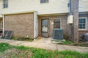321 Vineyard Park Ct, Winston-Salem, NC 27104 - Photo 12