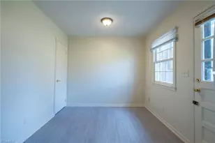 321 Vineyard Park Ct, Winston-Salem, NC 27104 - Photo 10