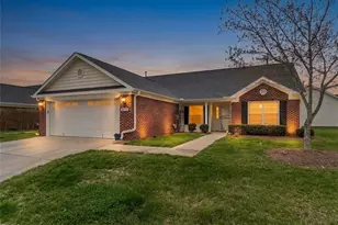 2221 Sweetbay Cir, Burlington, NC 27215 - Photo 2