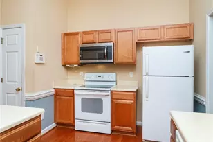 2221 Sweetbay Cir, Burlington, NC 27215 - Photo 10