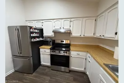 2543 Cottage Place, Greensboro, NC 27455 - Photo 4