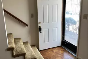 1057 Rock Knoll Ct, Winston-Salem, NC 27107 - Photo 2