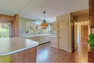 129 Oaklawn Road, Mount Airy, NC 27030 - Photo 18