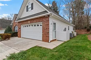 132 Sterling Point Ct, Winston-Salem, NC 27104 - Photo 4