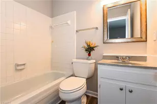 5735 Bramblegate Rd, Greensboro, NC 27409 - Photo 18