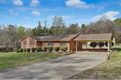 4104 Enchanted Lane, Greensboro, NC 27406 - Photo 4