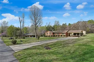 4104 Enchanted Ln, Greensboro, NC 27406 - Photo 2