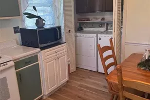 3104 Woodview Dr, High Point, NC 27265 - Photo 6