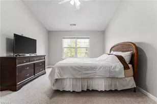 4381 Oak Pointe Dr, Winston-Salem, NC 27105 - Photo 20