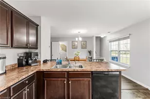 4381 Oak Pointe Dr, Winston-Salem, NC 27105 - Photo 14