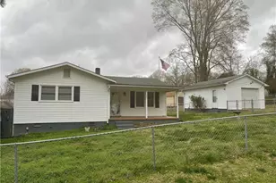 225 Jackson St, Eden, NC 27288 - Photo 1