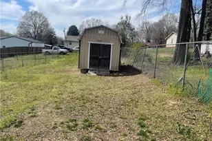 225 Jackson St, Eden, NC 27288 - Photo 20