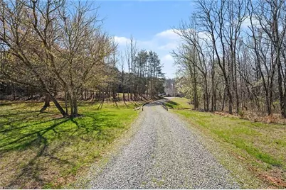 190 Pondview Drive, Reidsville, NC 27320 - Photo 2