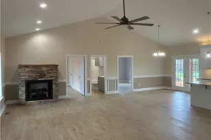 621 W Atkins St, Dobson, NC 27017 - Photo 6
