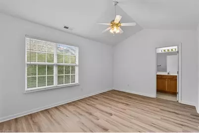 18 Pickwick Place, Greensboro, NC 27407 - Photo 14