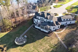 1326 Lochshire Dr, Burlington, NC 27215 - Photo 2