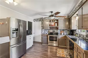 660 S Peace Haven Rd, Winston-Salem, NC 27103 - Photo 12