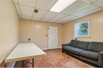 660 S Peace Haven Road, Winston-Salem, NC 27103 - Photo 32