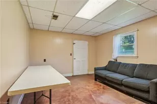 660 S Peace Haven Rd, Winston-Salem, NC 27103 - Photo 32