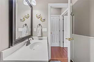 712 Vinebury Ln, High Point, NC 27265 - Photo 16