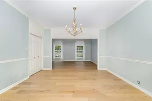 16 Fountain Manor Dr, Greensboro, NC 27405 - Photo 8