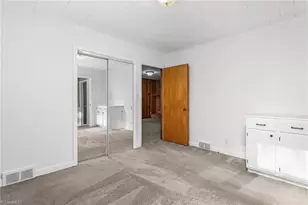 509 Duke St, Thomasville, NC 27360 - Photo 26