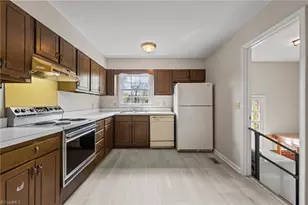 3805 Broadacres Dr, Greensboro, NC 27407 - Photo 12