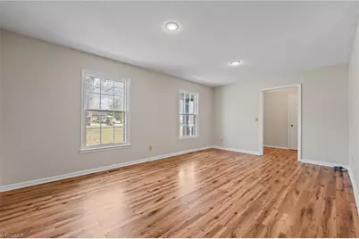 3805 Broadacres Drive, Greensboro, NC 27407 - Photo 8