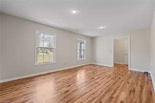 3805 Broadacres Dr, Greensboro, NC 27407 - Photo 8