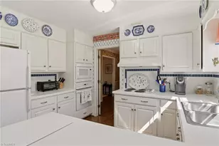 2717 Asbury Terrace, Greensboro, NC 27408 - Photo 12