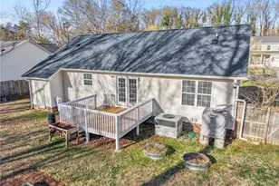 3016 Karlingdale Dr, Greensboro, NC 27455 - Photo 40